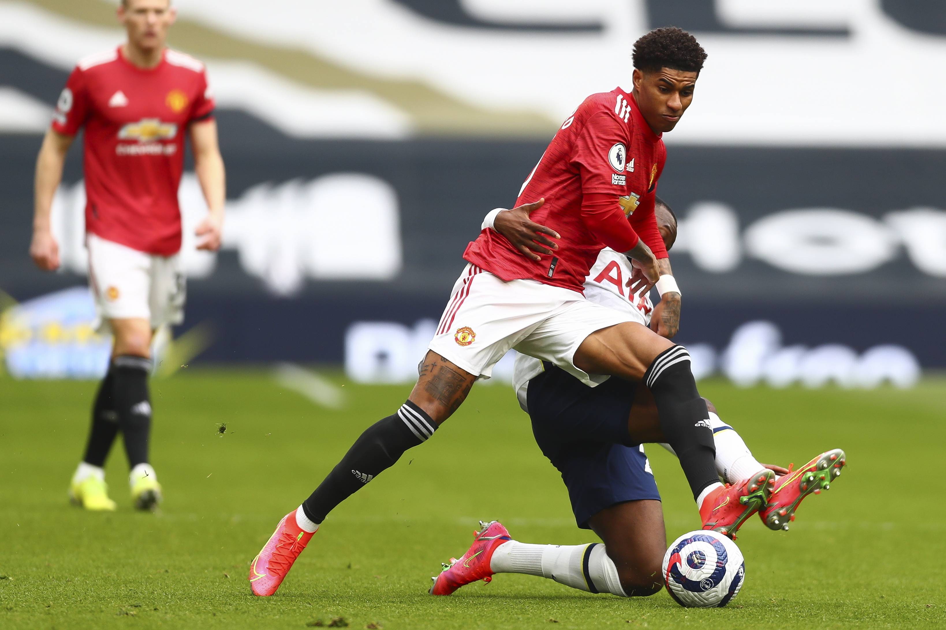 年中几乎横 年中几乎横